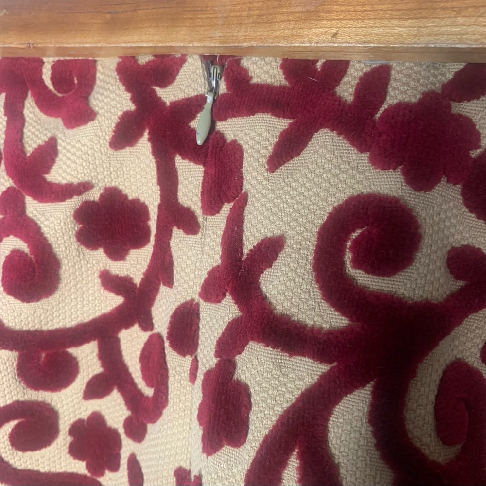 Skirtin Around Red Raised Velvet Patterned Skirt Size 6 Cotton Lined - Picture 9 of 11